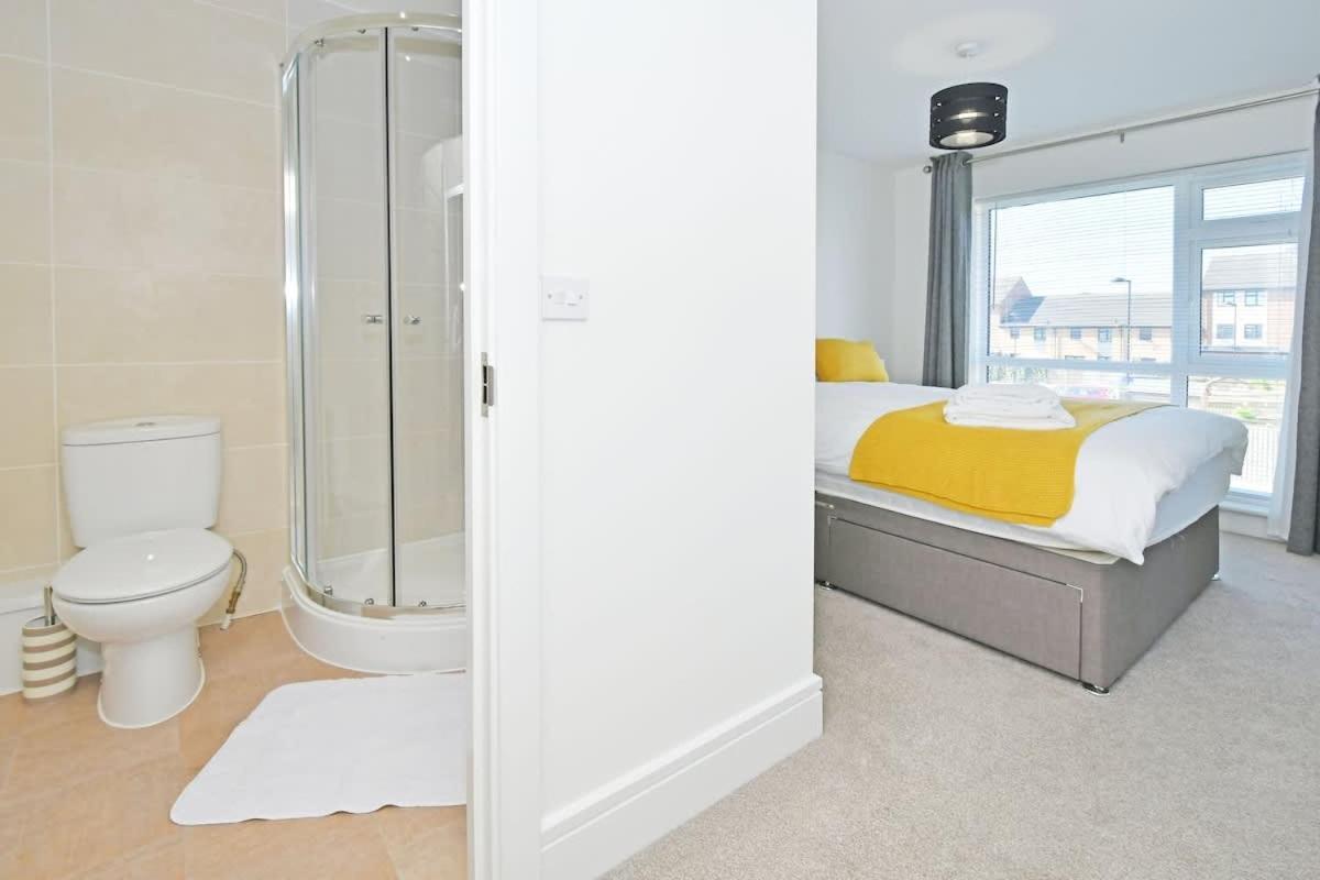 Regal House By True Stays - 3 Bedroom House In Stoke-On-Trent Exterior photo