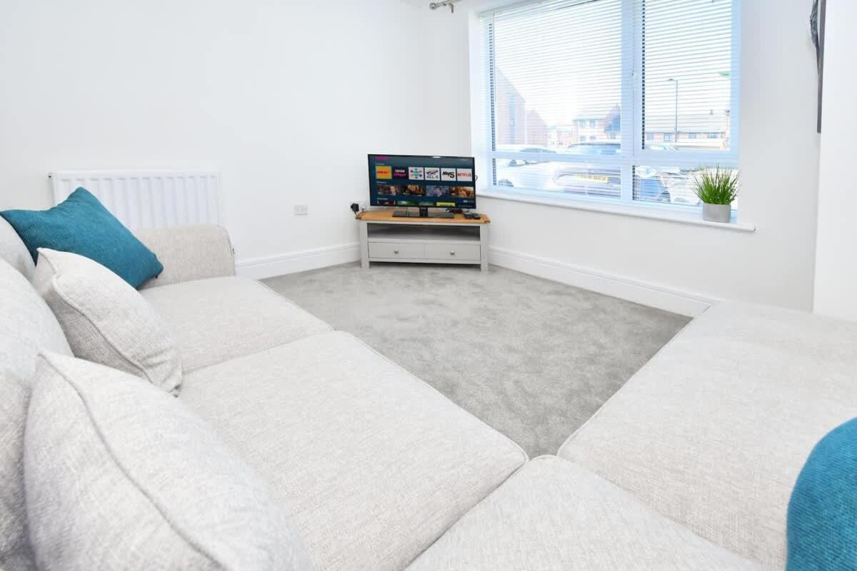 Regal House By True Stays - 3 Bedroom House In Stoke-On-Trent Exterior photo