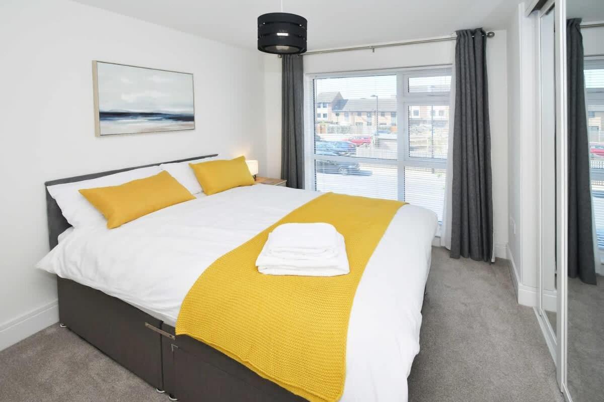 Regal House By True Stays - 3 Bedroom House In Stoke-On-Trent Exterior photo