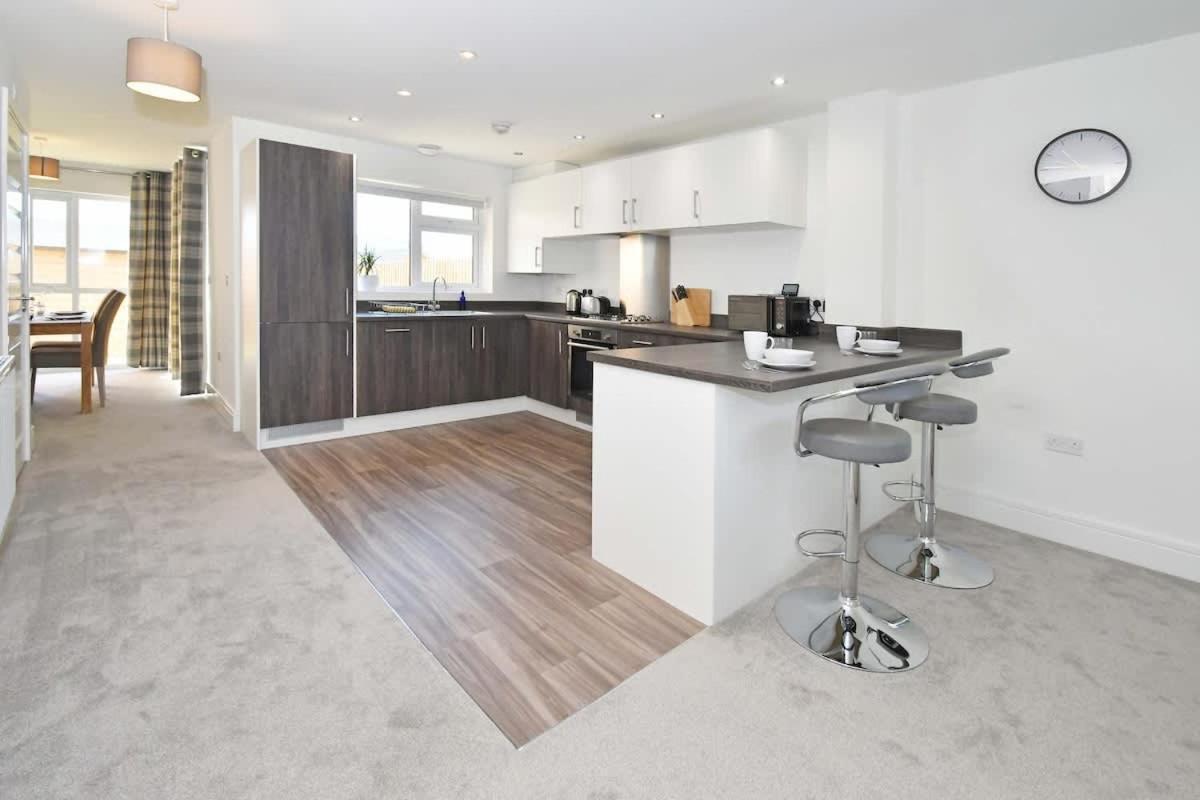 Regal House By True Stays - 3 Bedroom House In Stoke-On-Trent Exterior photo